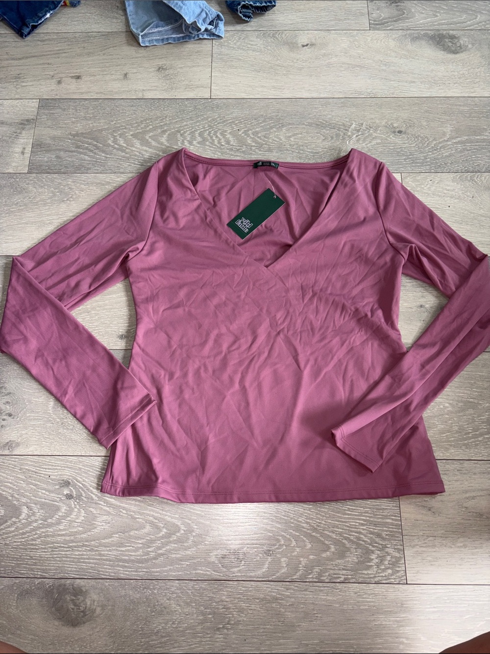 wild fable Long Sleeve V‑Neck Top in Mauve Pink